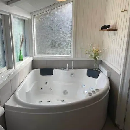 40579-juelsminde-pot-strandby-235 بيت للعطل *